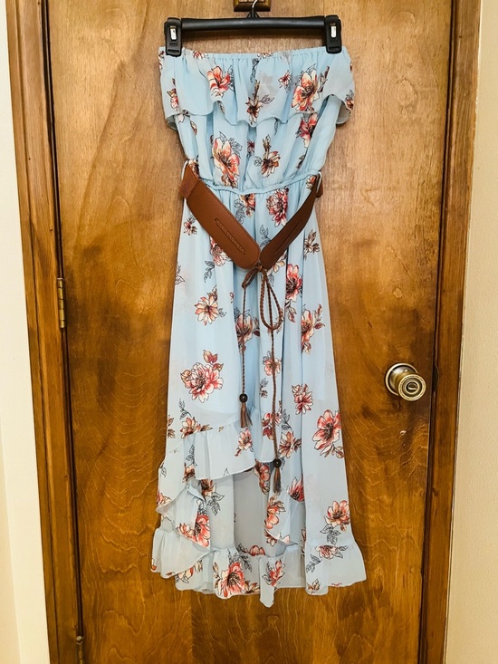 Rue21 Dresses & Skirts - NWT Rue21 Light Blue Floral Midi Dress with Coral Accents